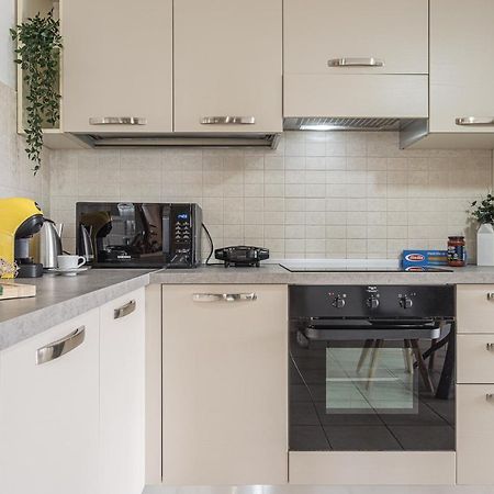 Hygge Family Apartment - One Step Away From The Lake!!! シルミオーネ エクステリア 写真