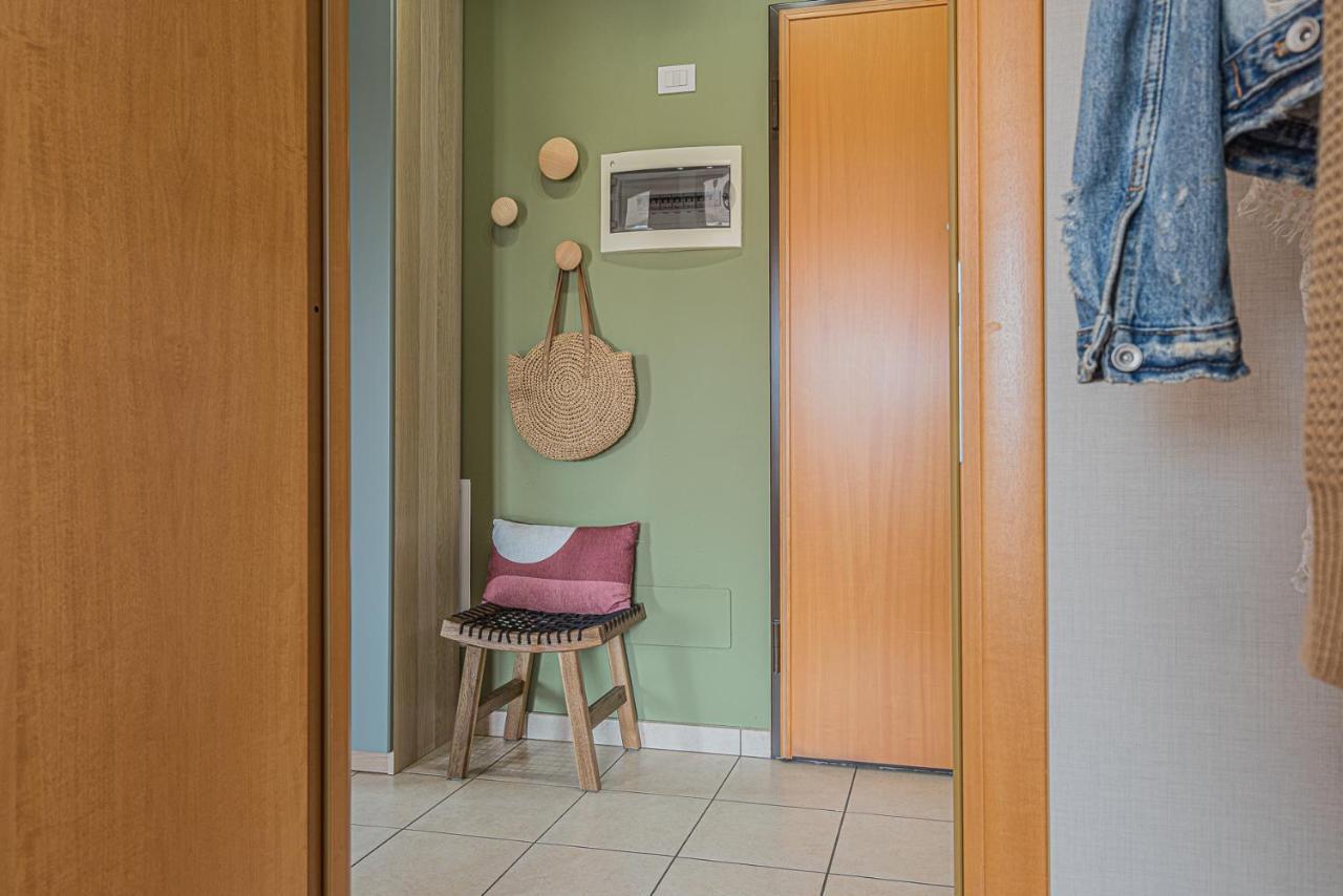 Hygge Family Apartment - One Step Away From The Lake!!! シルミオーネ エクステリア 写真