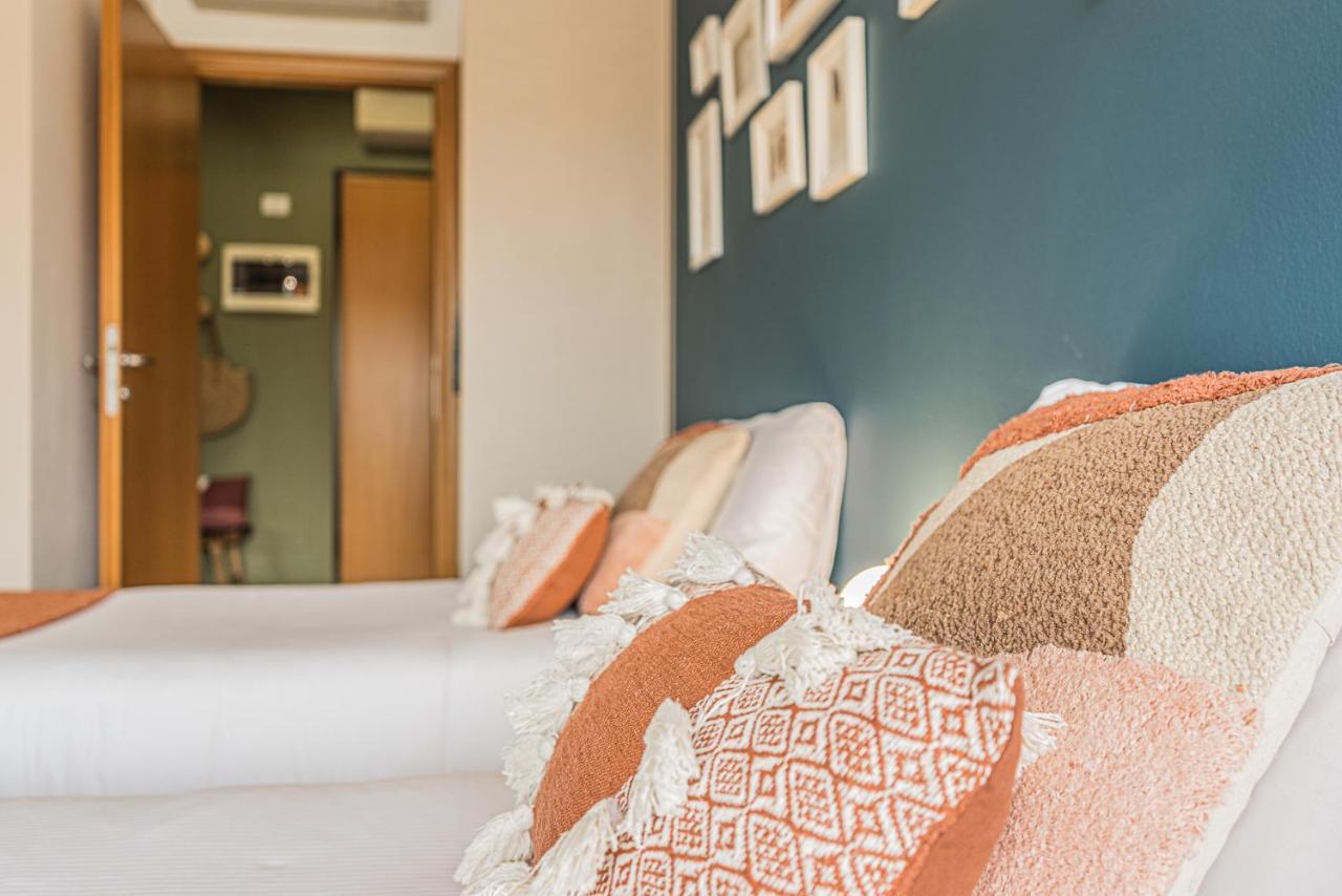 Hygge Family Apartment - One Step Away From The Lake!!! シルミオーネ エクステリア 写真