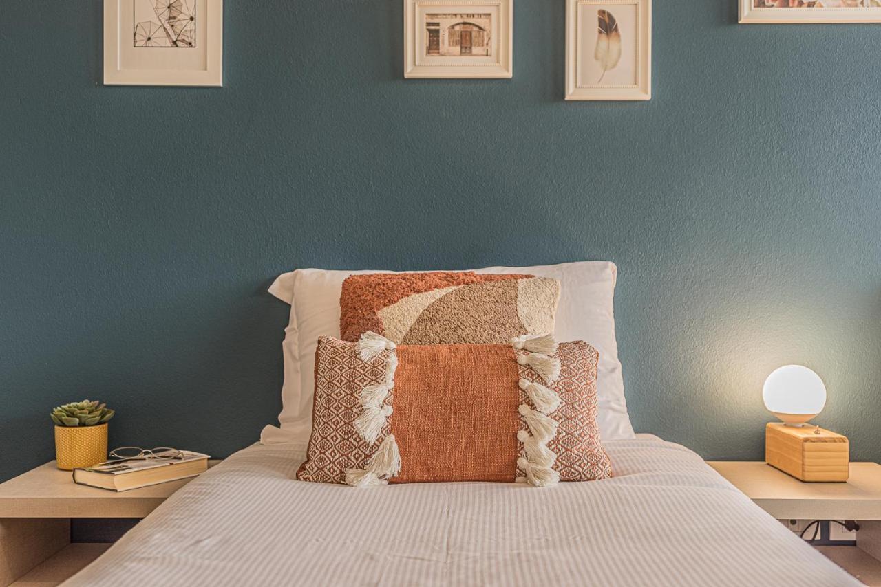 Hygge Family Apartment - One Step Away From The Lake!!! シルミオーネ エクステリア 写真