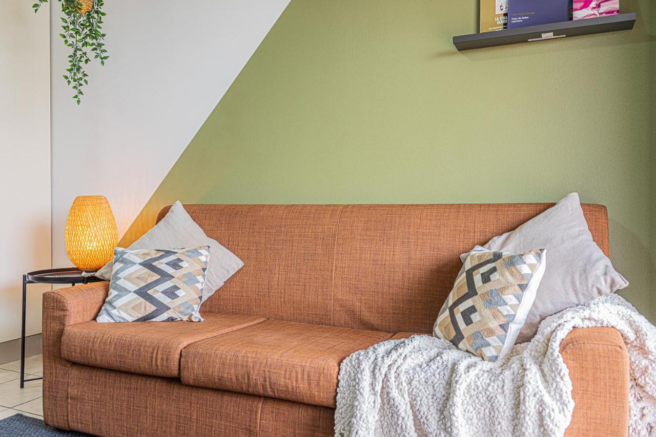 Hygge Family Apartment - One Step Away From The Lake!!! シルミオーネ エクステリア 写真