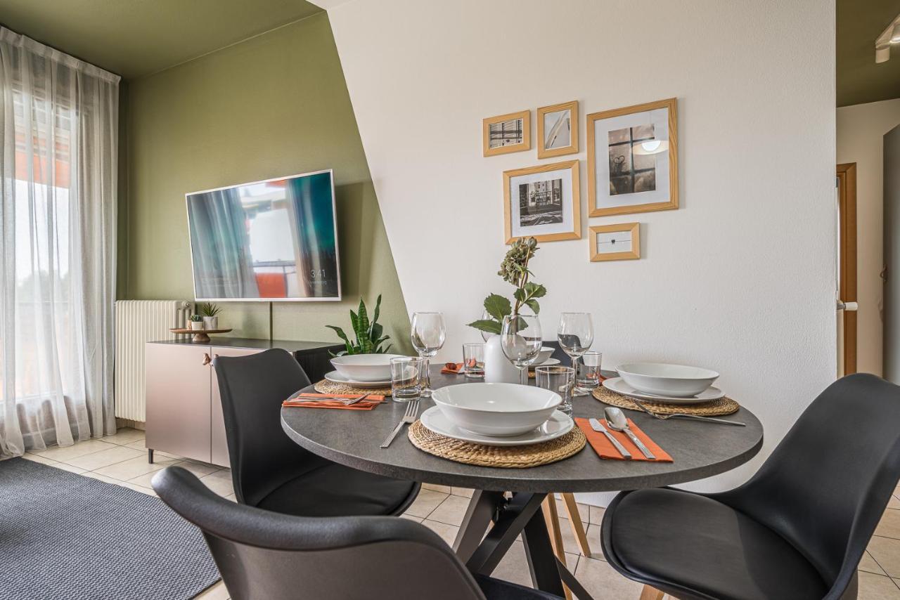 Hygge Family Apartment - One Step Away From The Lake!!! シルミオーネ エクステリア 写真