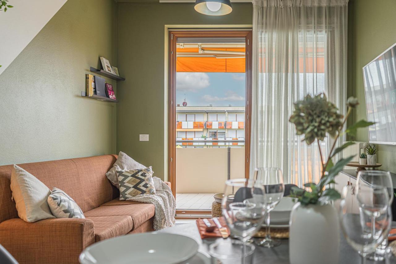 Hygge Family Apartment - One Step Away From The Lake!!! シルミオーネ エクステリア 写真